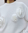 Свитер декорированный объемными цветами Rose молоко