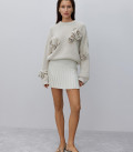 Sweater decorated with voluminous flowers Rose ivory