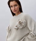 Sweater decorated with voluminous flowers Rose ivory