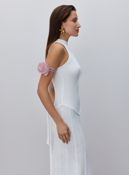 Роза на шарфе пудра