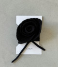 Роза на тонкой тесьме черная