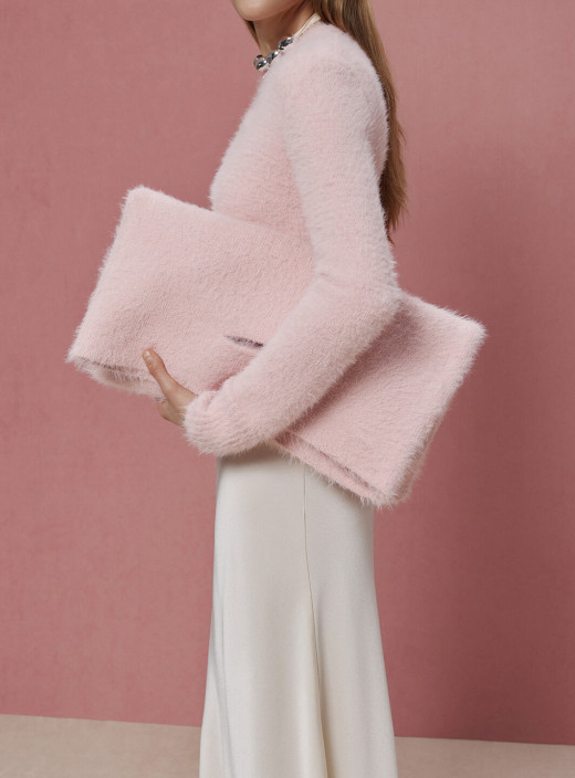 Сумка клатч из пушистой пряжи Soft Clutch розовая