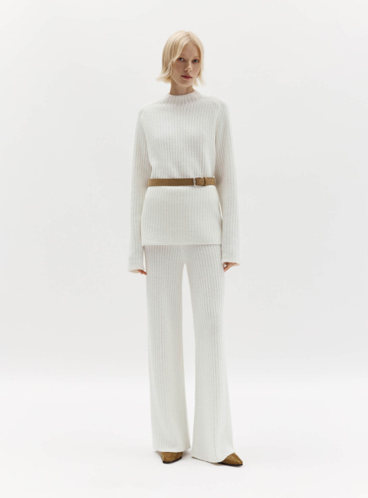 Костюм из свитера и брюк прямого кроя Endless молоко