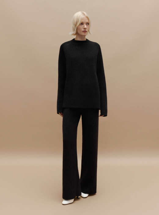 Костюм из свитера и брюк прямого кроя Endless черный