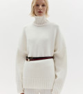 Свитер с высокой горловиной Monte молоко