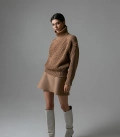 Sweater with a high neck caramel