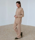 Oversized sweater with caramel slits