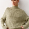 Sweater with a geometric print light olive
