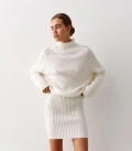 Sweater with a geometric print milk