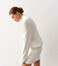 Sweater with a geometric print milk