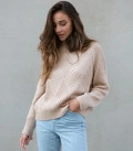 Sweater with a geometric print cream