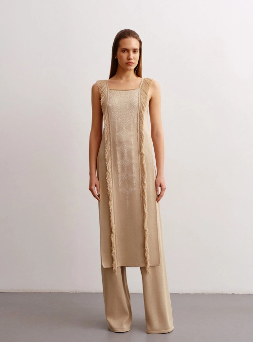 Pants of a free style beige