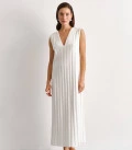 Dress Naturel with a triangular neckline milk