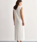 Dress Naturel with a triangular neckline milk
