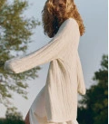 Long cardigan made of fluffy yarn with a textured pattern Ellin milk