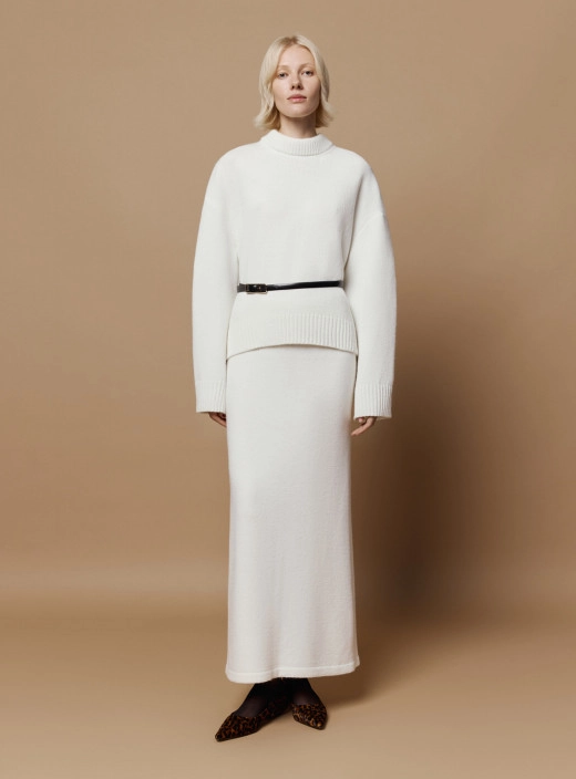 Costume sweater with skirt Nidea milk