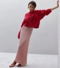 Sweater decorated with voluminous flowers Rose red
