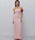 Rose on thin ribbon red