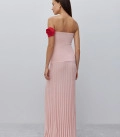 Rose on thin ribbon red