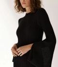 Secret Dress with slits on the sleeves black