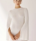 Secret Dress with slits on the sleeves milk