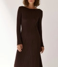 Flow dress with an accent neckline on the back chocolate