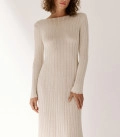 Flow dress with an accent neckline on the back ivory