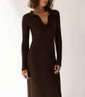 Nová Polo dress with a slit at the hem chocolate