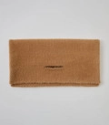 Сумка клатч из пушистой пряжи Soft Clutch карамель