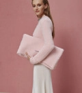 Сумка клатч из пушистой пряжи Soft Clutch розовая