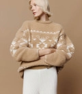 Symbol: Sweater made of fluffy yarn with ornament Caramel + Milk