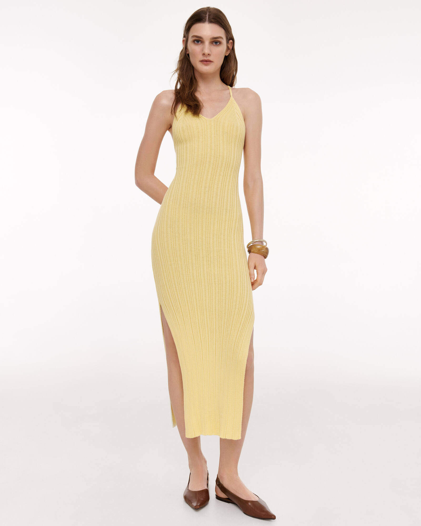 Стильное желтое платье с открытой спиной от 25 Union