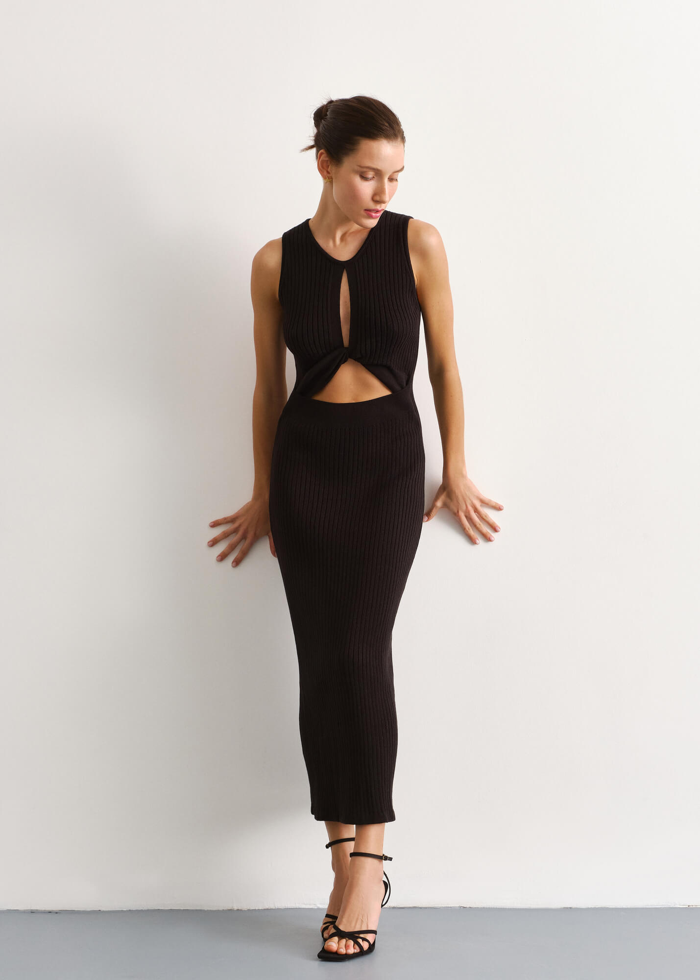 Black midi-length pencil dress made of ribbed knitwear, 25 Union Kazakhstan