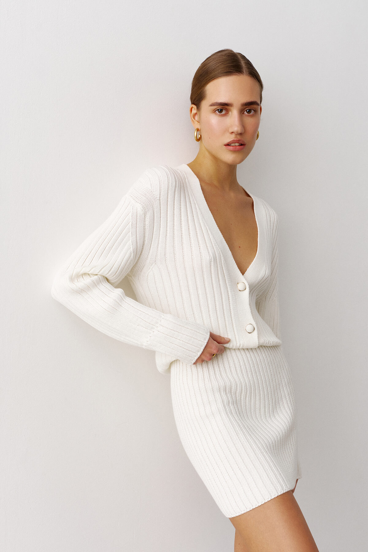 Белый укороченный вязаный кардиган на пуговицах, из трикотажа в рубчик, 25 Union Казахстан