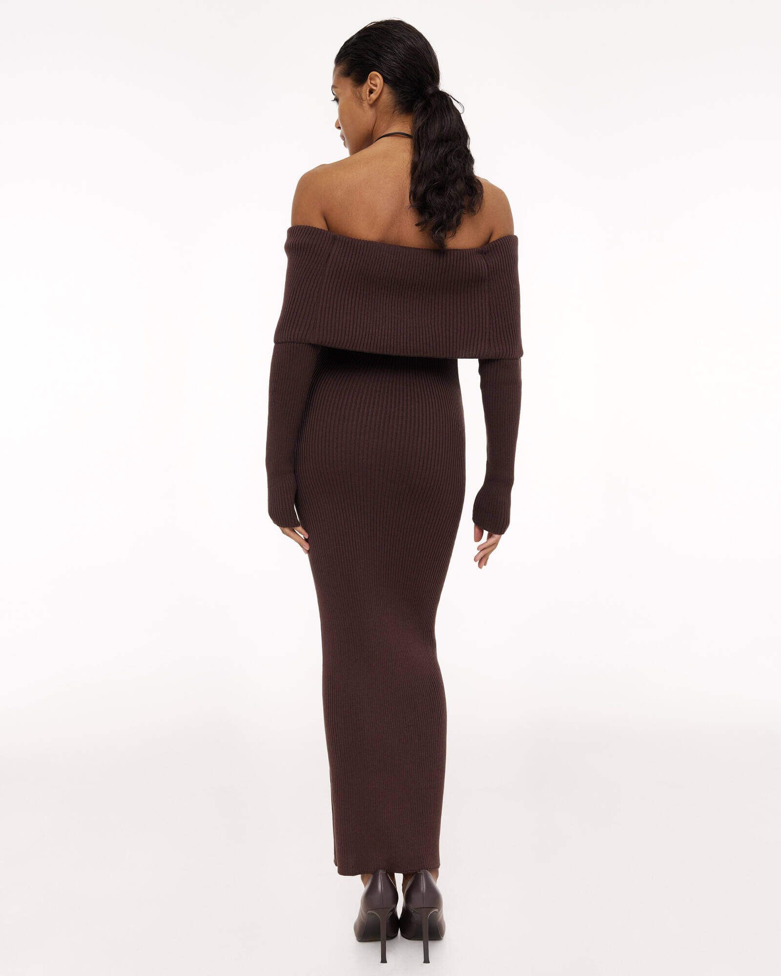 Вечернее миди платье с открытыми плечами шоколадное, 25 Union Казахстан Вечернее миди платье с открытыми плечами шоколадное, 25 Union Казахстан