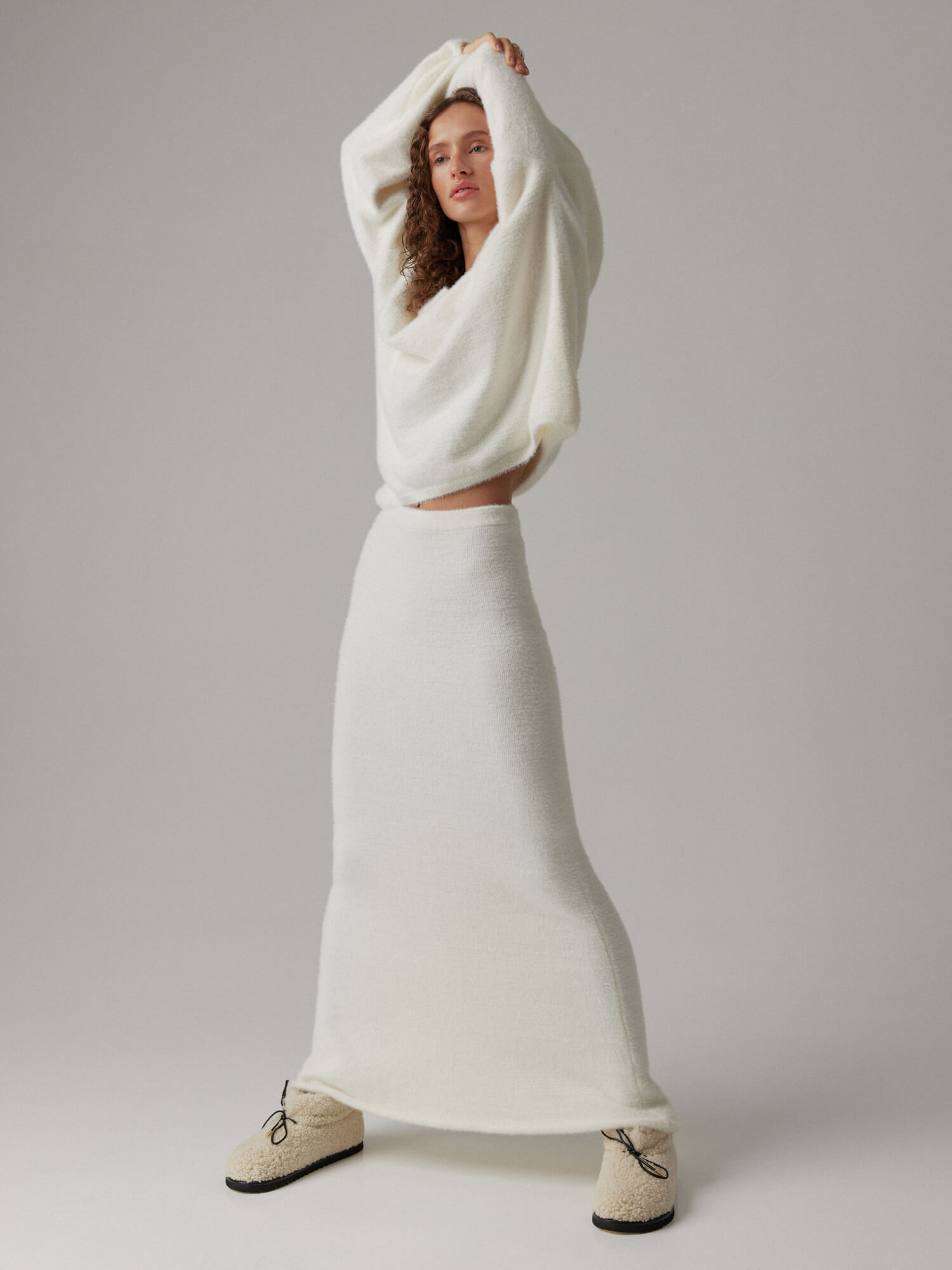 Cynthia maxi skirt made of fluffy yarn in milk by 25 UNION